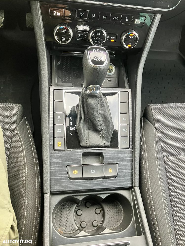 Skoda Superb 2.0 TDI 4X4 DSG Style - 25