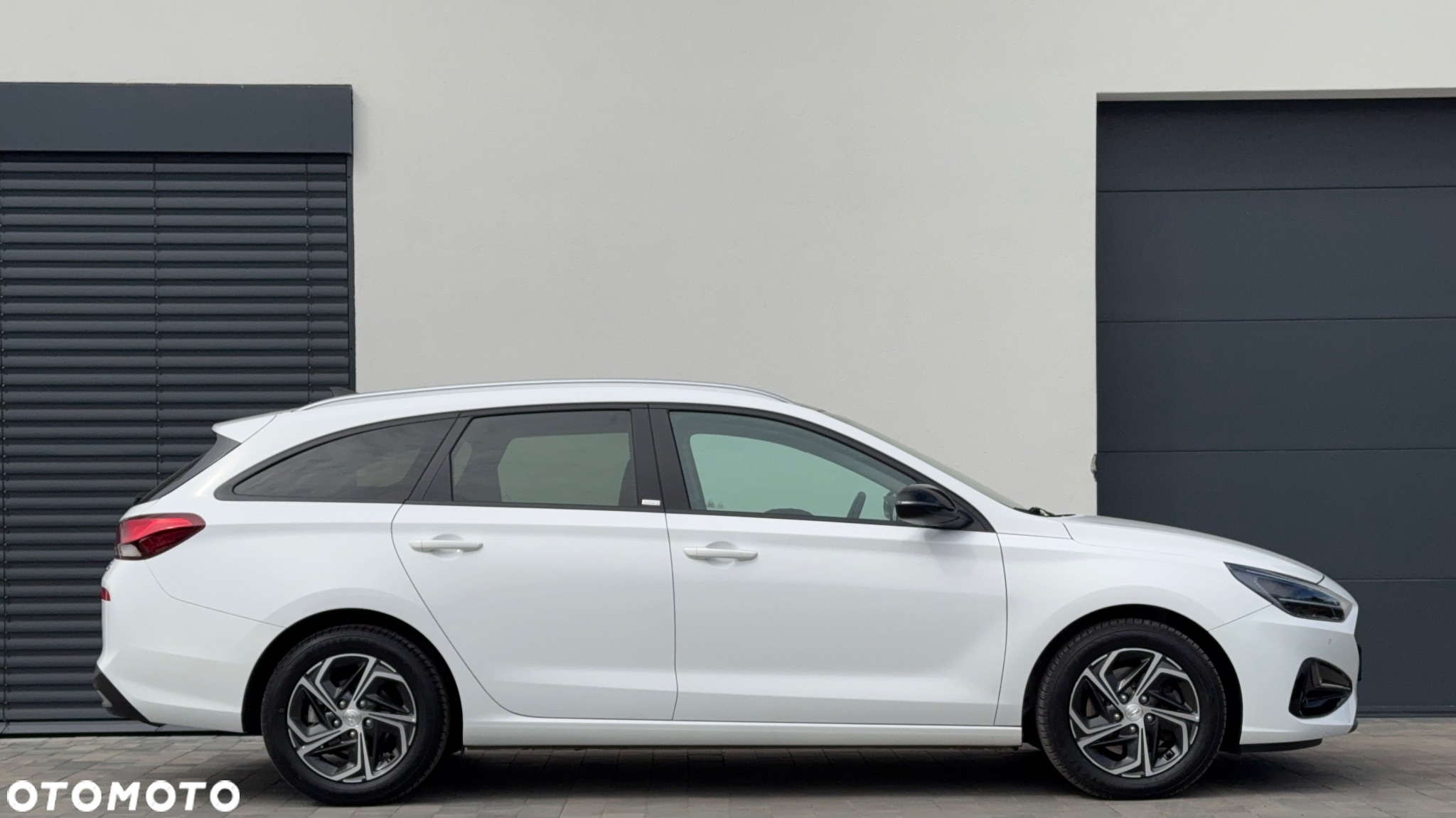 Hyundai i30 Kombi 1.6 CRDI DCT Passion Plus - 3