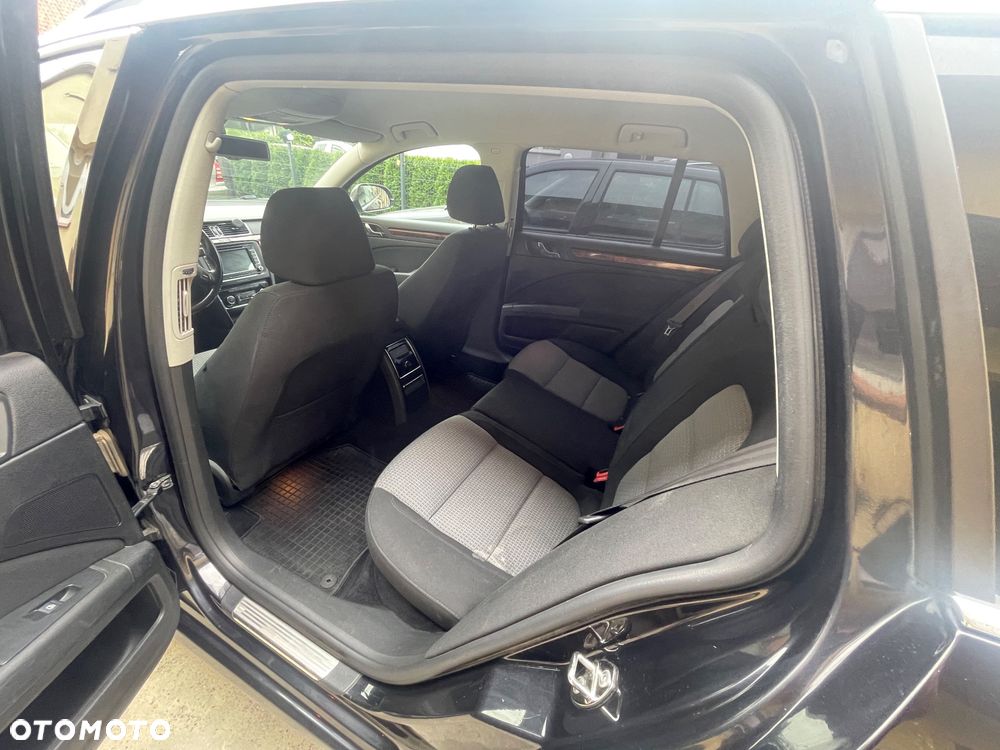 Skoda Superb 2.0 TDI Ambition DSG - 6