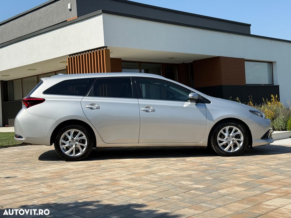 Toyota Auris 1.6 D-4D Edition S+ - 5