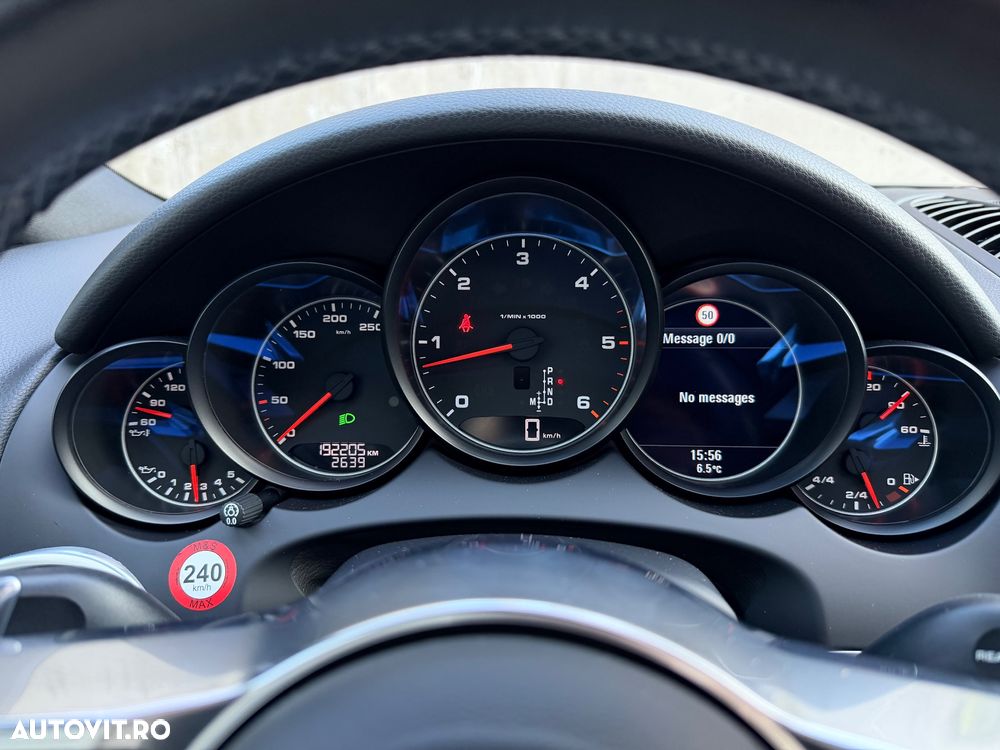 Porsche Cayenne Platinum Edition - 33