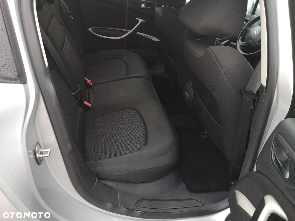 Citroën C5 1.6 HDi Attraction - 16