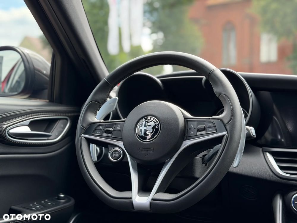Alfa Romeo Giulia 2.2 AT8-Q4 Veloce - 13