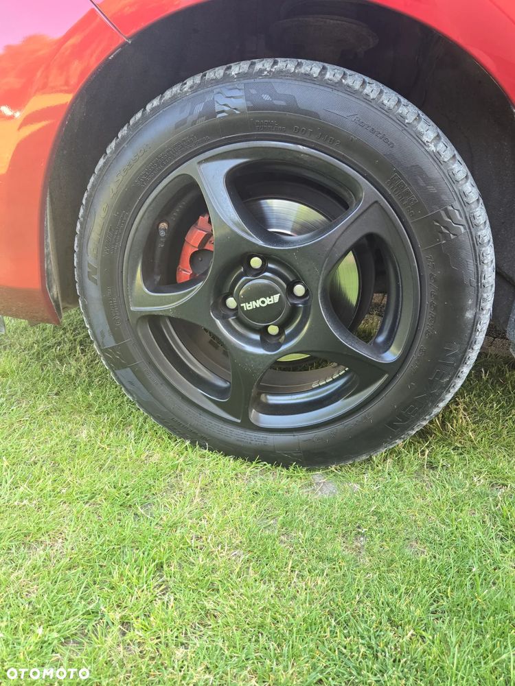 Toyota Yaris 1.33 Premium - 5