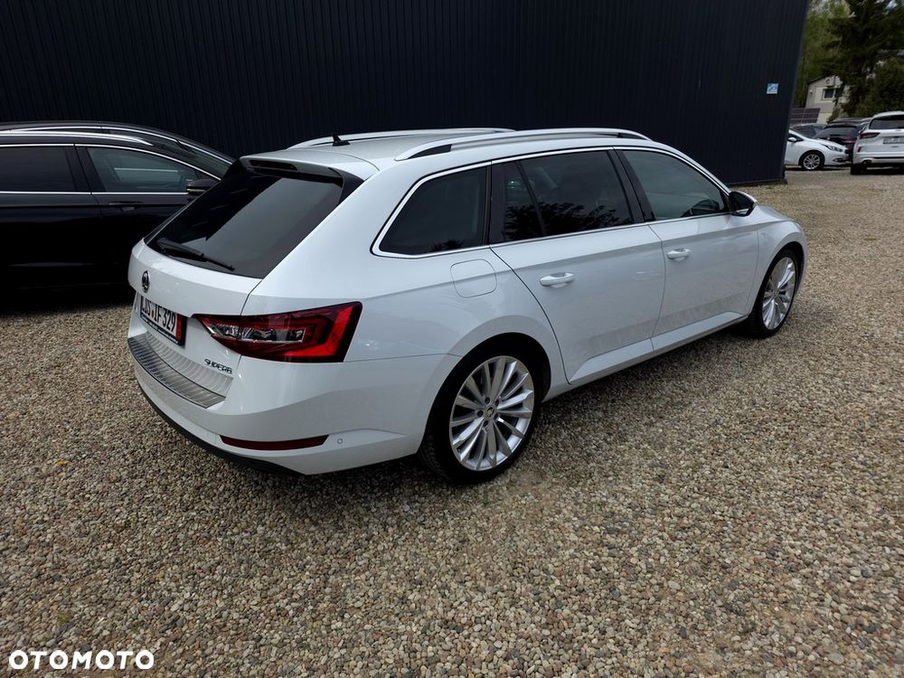 Skoda Superb 2.0 TDI Style DSG - 4