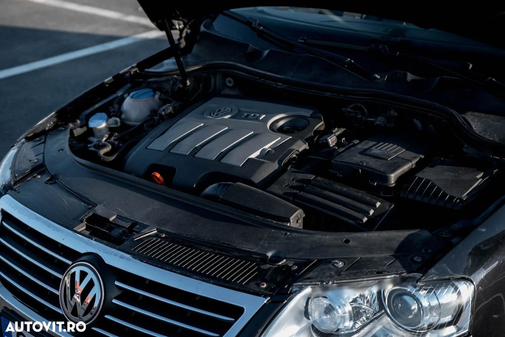Volkswagen Passat 1.6 TDI DPF BlueMotion Technology Highline - 33