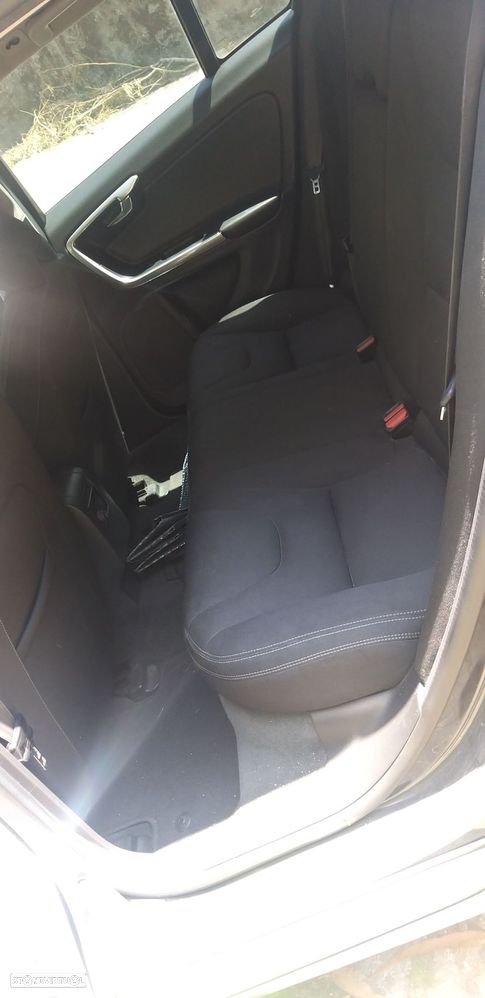 Volvo V60 D2 Kinetic - 5