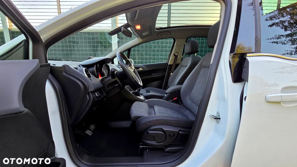 Opel Meriva 1.4 T Essentia S&S - 33
