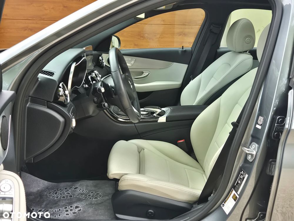 Mercedes-Benz Klasa C 300 7G-TRONIC AMG Line - 9