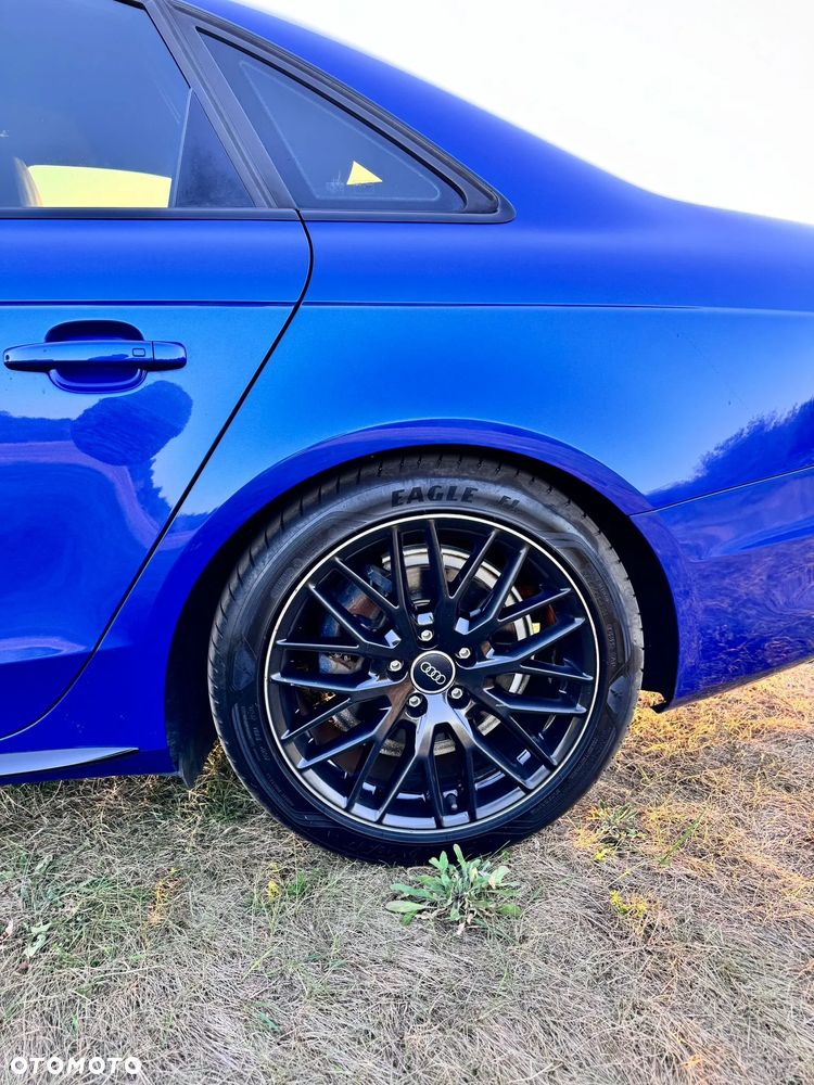 Audi A4 Limousine - 12