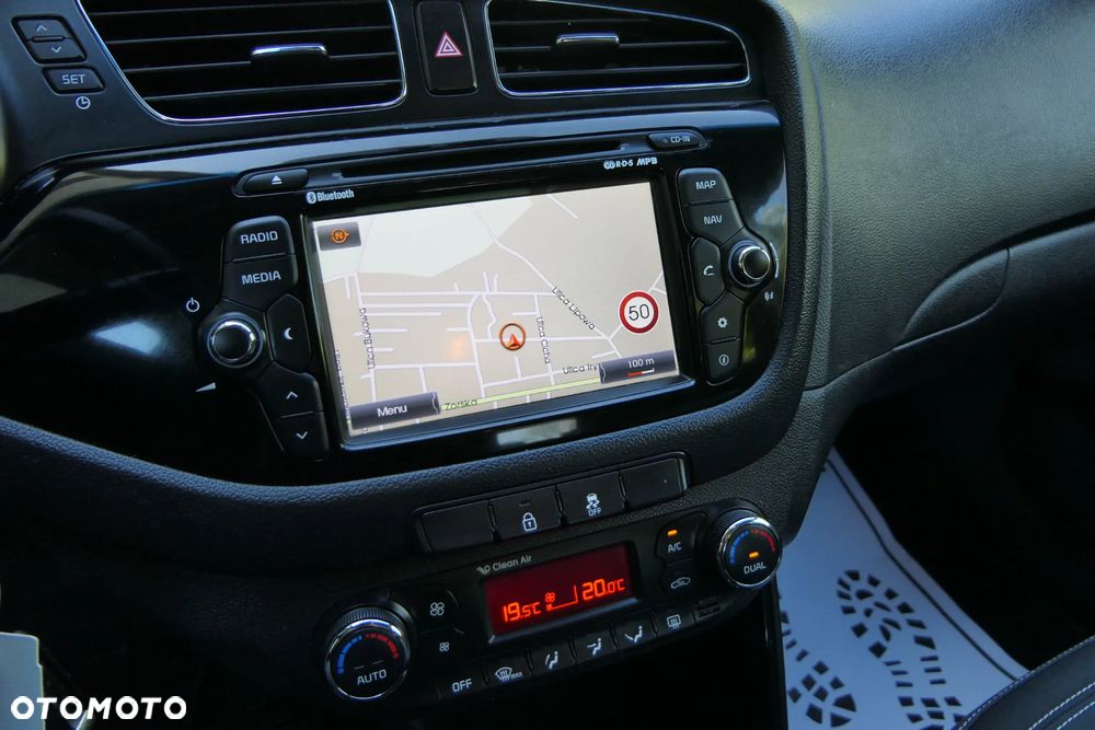 Kia Ceed 1.6 GDI L - 22