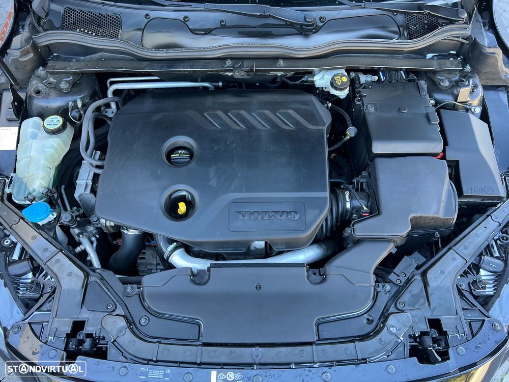 Volvo V40 D2 Momentum - 16