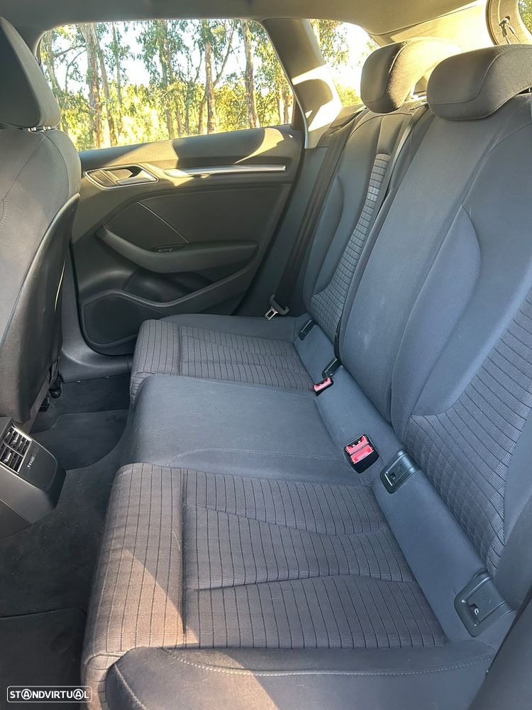 Audi A3 Sportback 1.6 TDI S-line - 14
