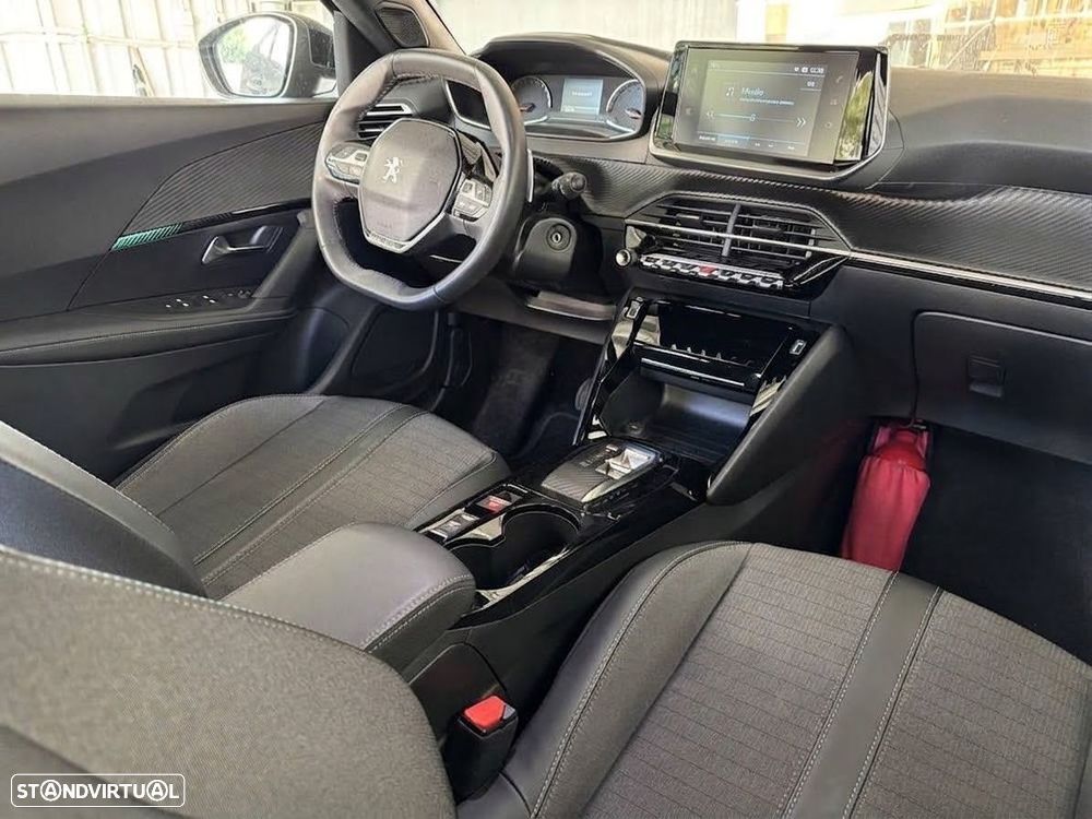 Peugeot 2008 1.2 PureTech Allure Pack EAT8 - 10