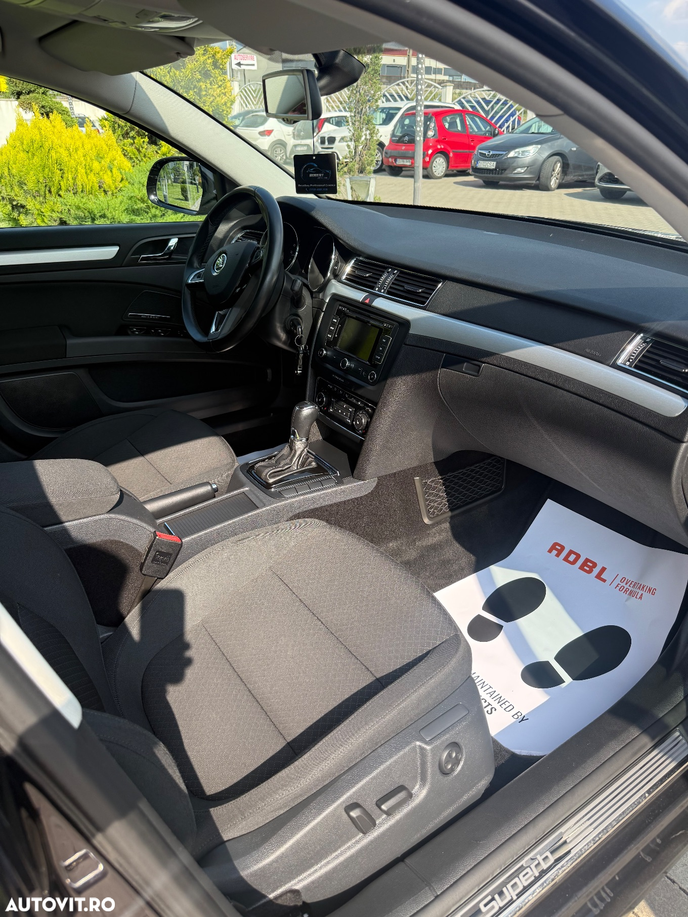 Skoda Superb 2.0 TDI DSG Elegance - 14