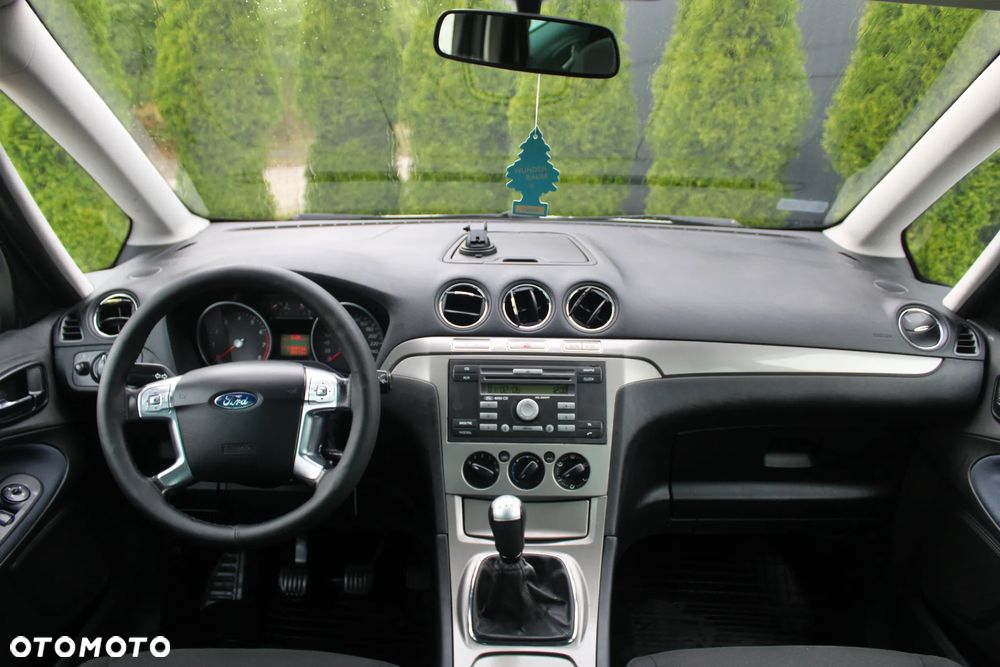 Ford Galaxy 2.0 Champions Edition - 24