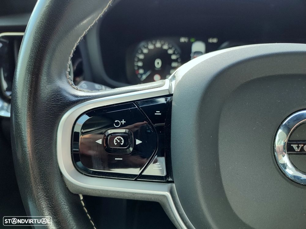 Volvo V60 2.0 T8 AWD TE R-Design - 24