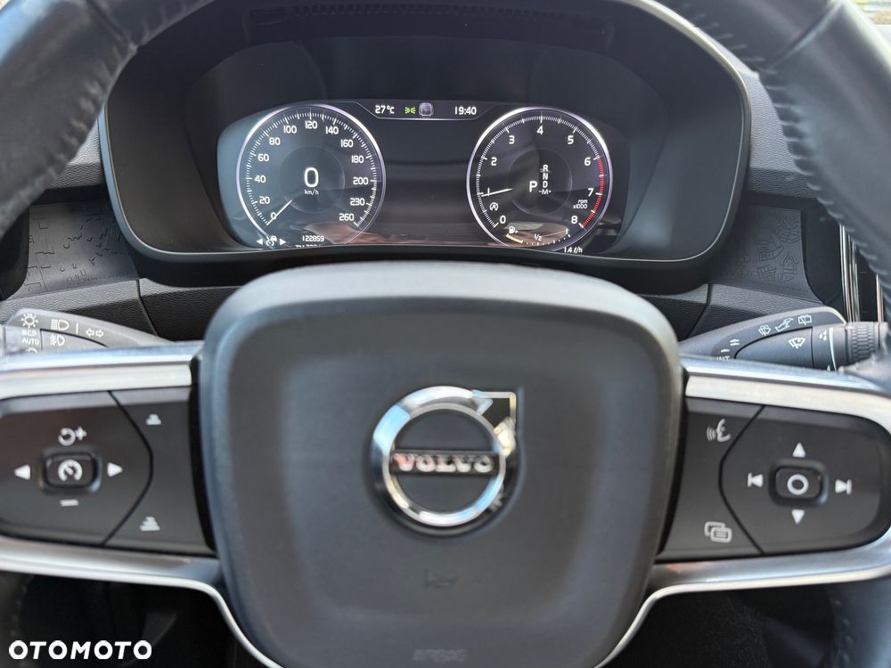 Volvo XC 40 T3 Momentum - 18