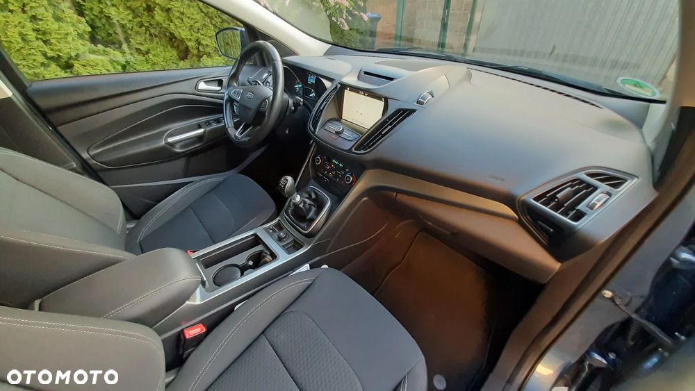 Ford Kuga 1.5 EcoBoost 2x4 Titanium - 28
