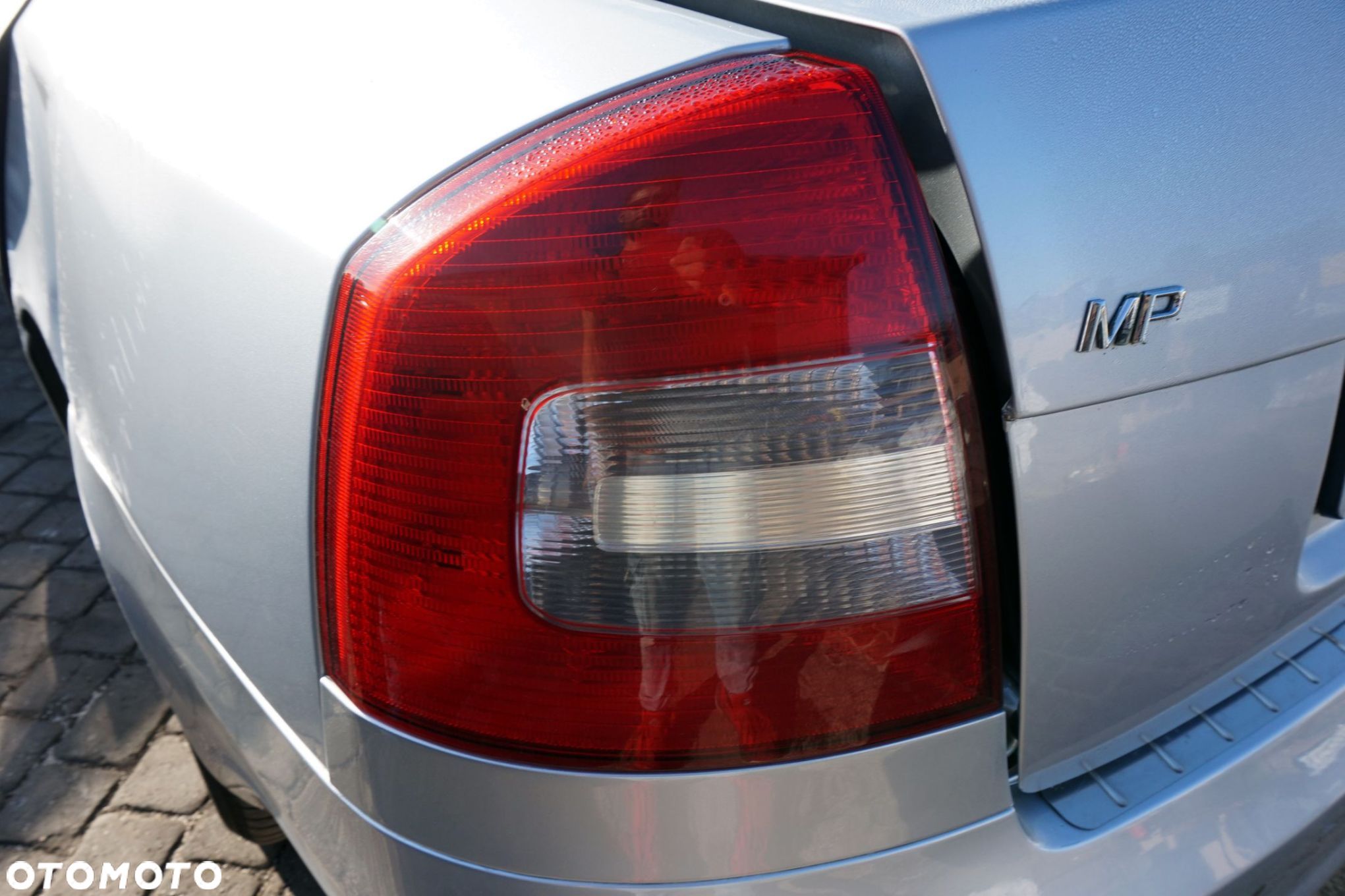 LAMPA TYLNA LEWA OCTAVIA II LIFT HB  SKODA 2008-2013 - 1