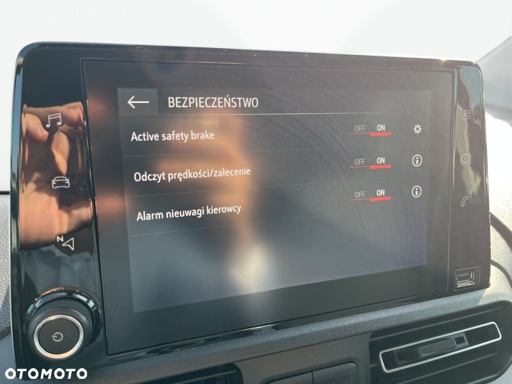 Opel Combo 1.2 Turbo Enjoy S&S - 27