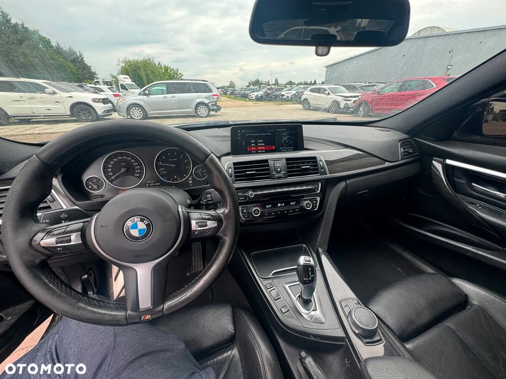 BMW Seria 3 330i xDrive - 10