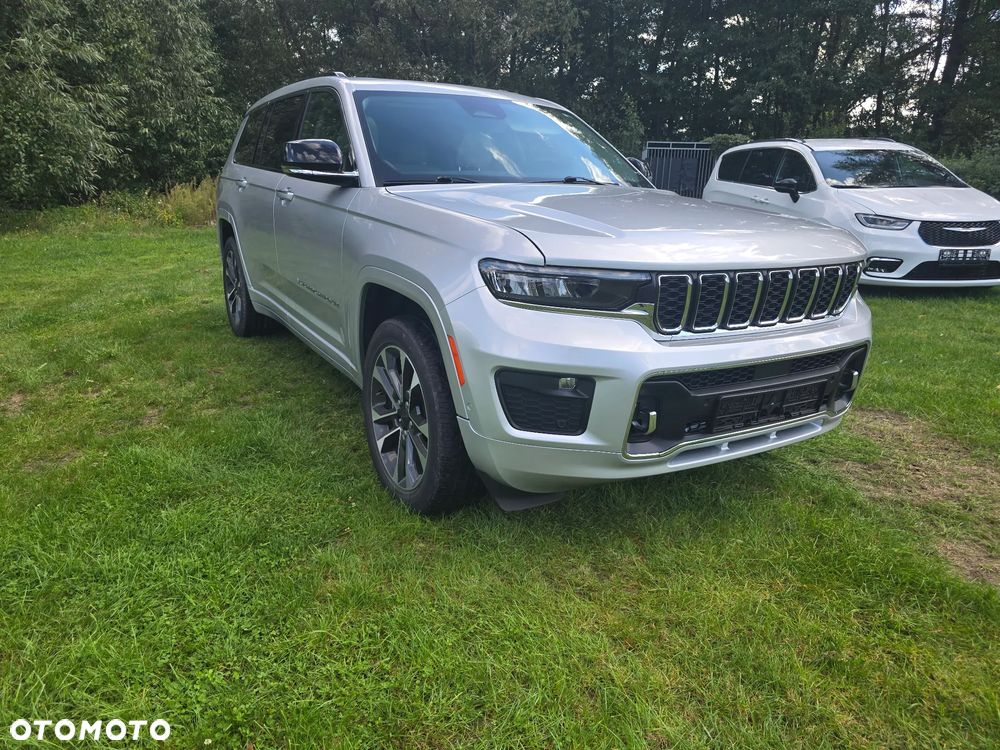 Jeep Grand Cherokee - 31