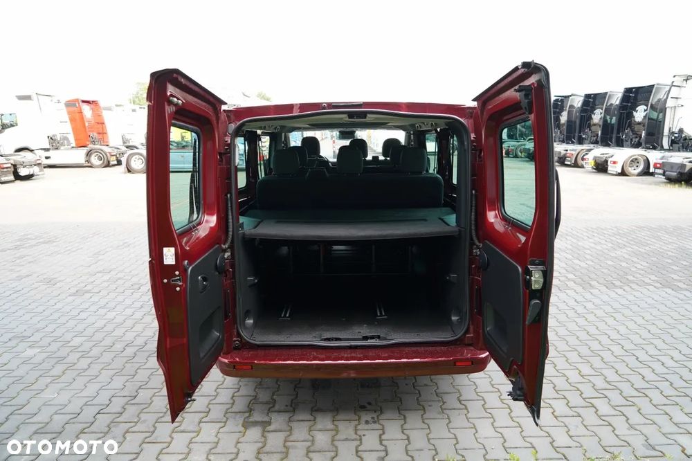 Renault TRAFIC III / BUS / 9 MIEJSC / 2022 ROK / PIERWSZY WŁAŚCICIEL / SERWISOWANY - 33