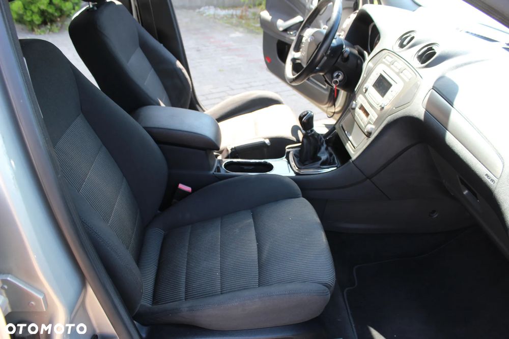 Ford Mondeo - 25