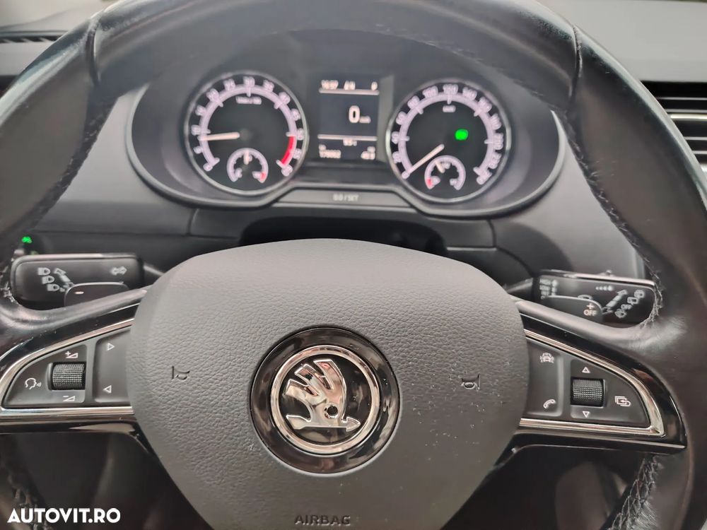 Skoda Octavia 1.6 TDI DSG Clever - 9