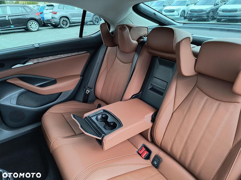 Skoda Superb 2.0 TDI SCR 4x4 L&K DSG - 16