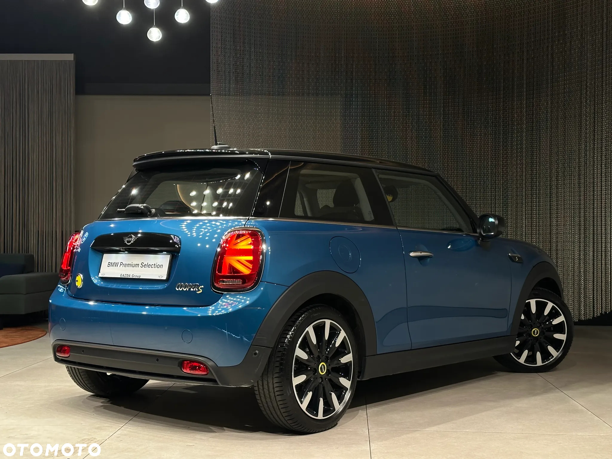 MINI Cooper SE Classic Trim - 2