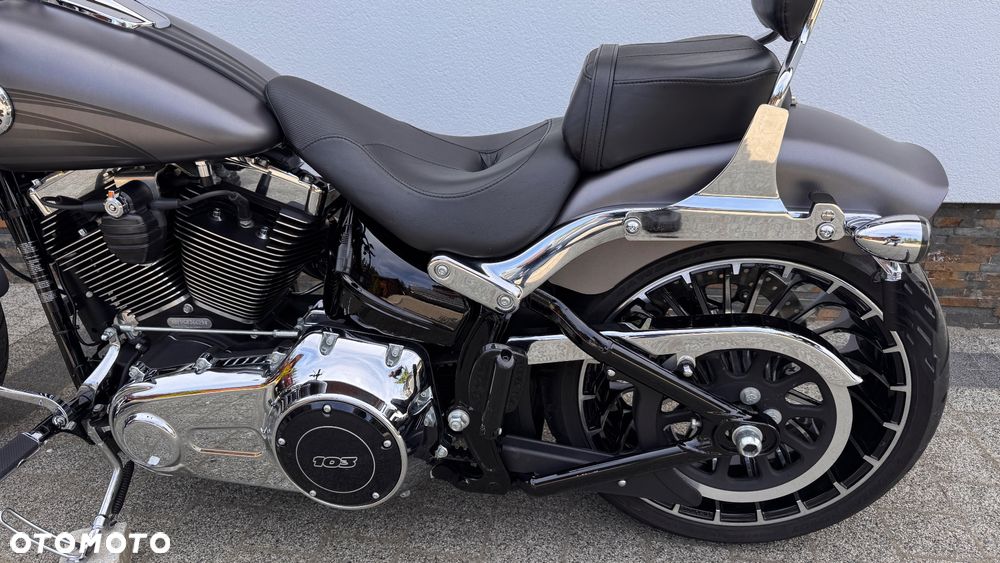 Harley-Davidson FXSB Breakout - 17