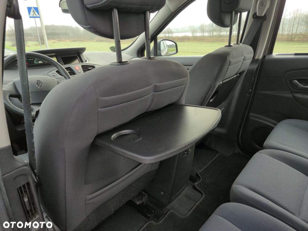 Renault Scenic 1.6 16V 110 Dynamique - 14