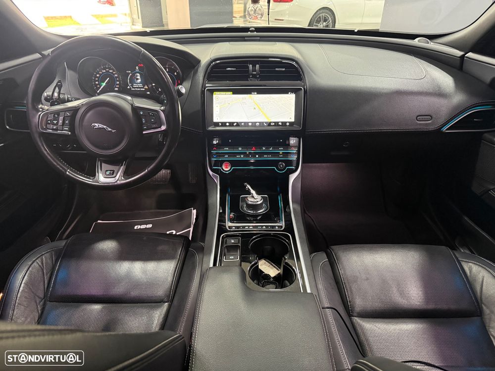 Jaguar XE 20d Aut. R-Sport - 15