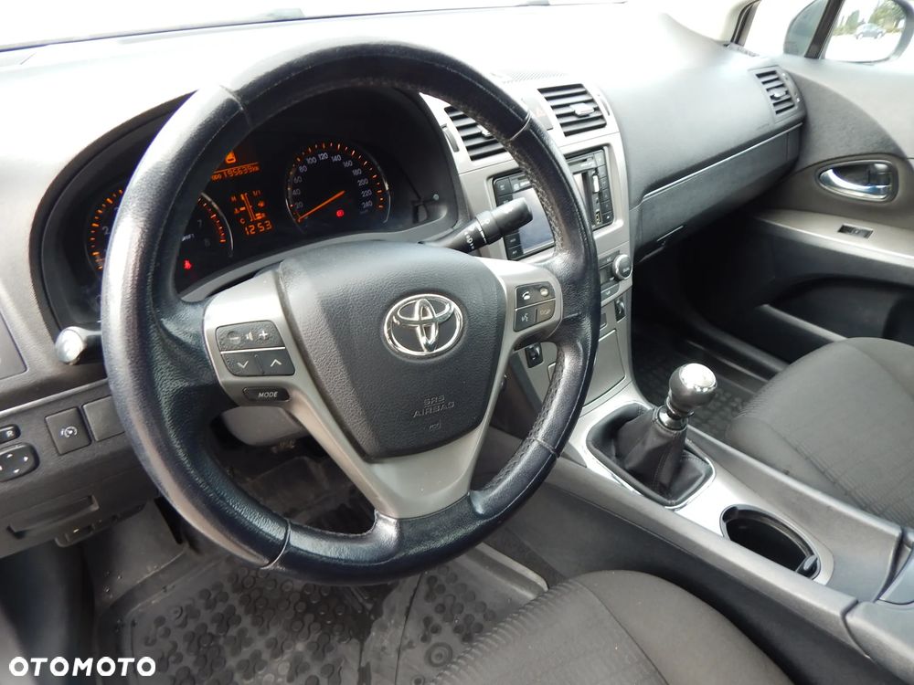 Toyota Avensis 1.8 Sol NAVI - 19