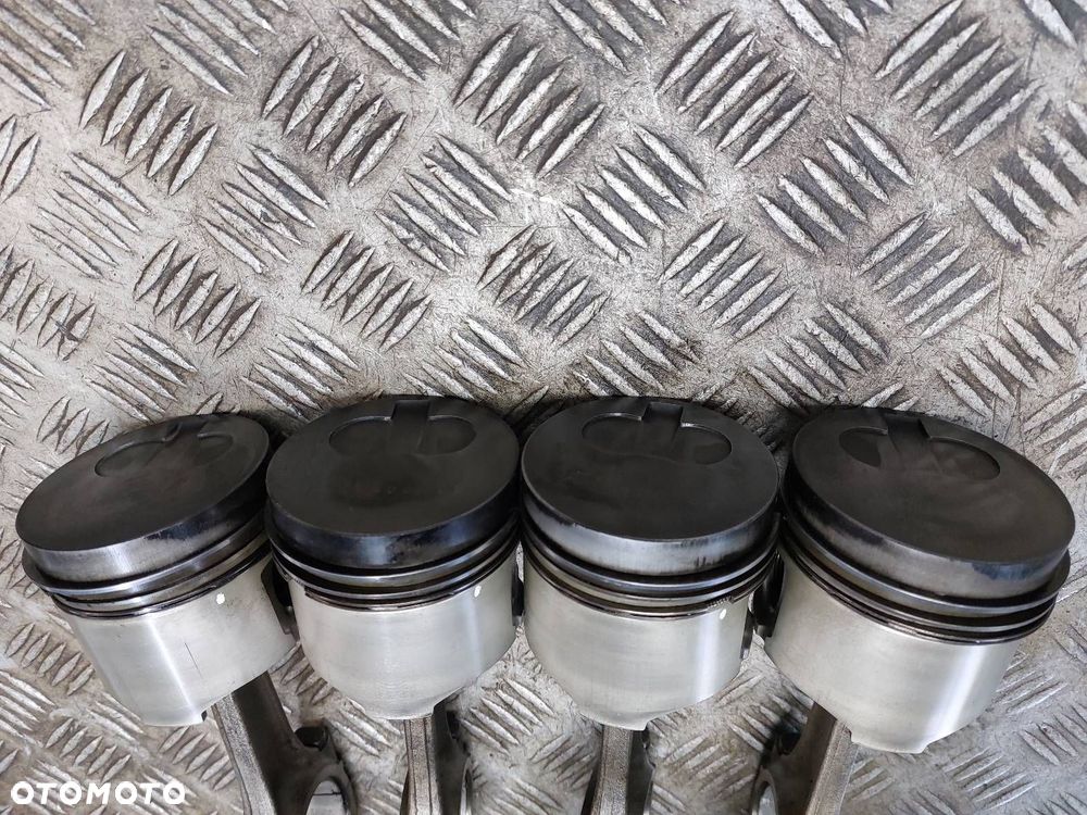 TŁOK + KORBOWÓD KOMPLET TOYOTA COROLLA E11 LIFT 1.9 D - 4