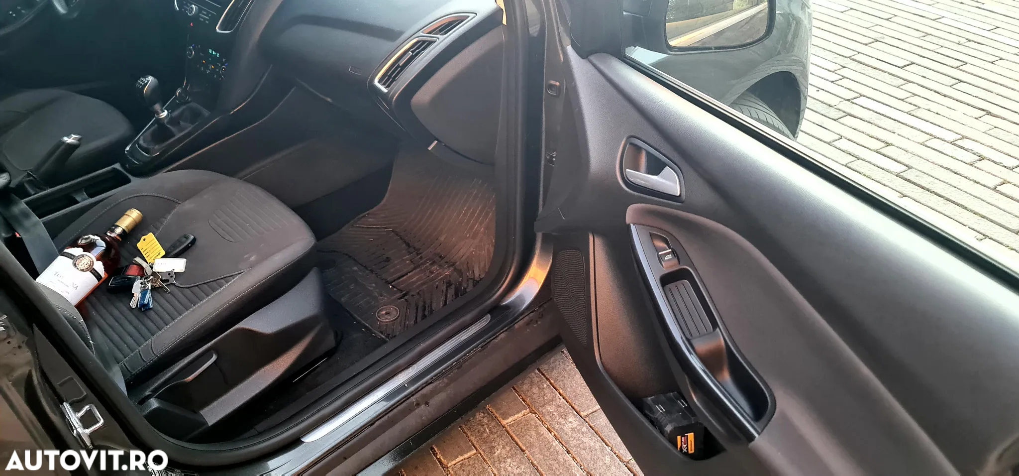 Ford Focus 1.0 EcoBoost Titanium - 9