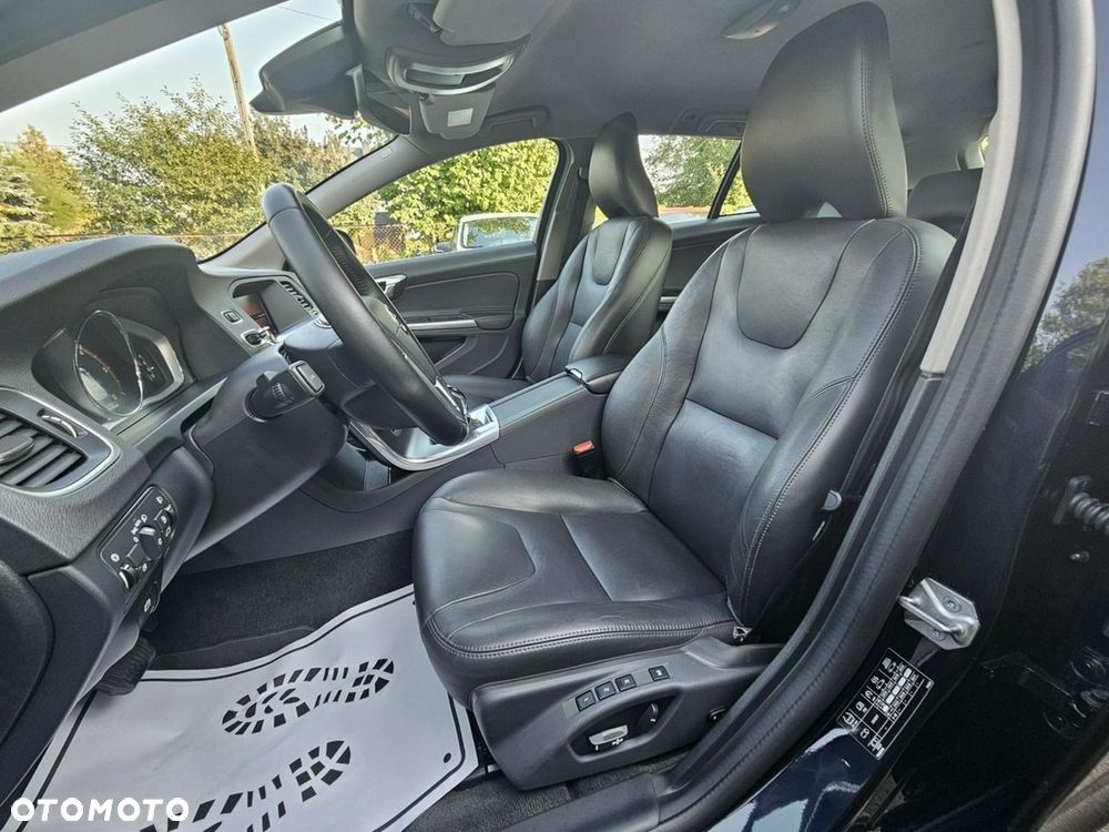 Volvo V60 D2 Geartronic Summum - 10
