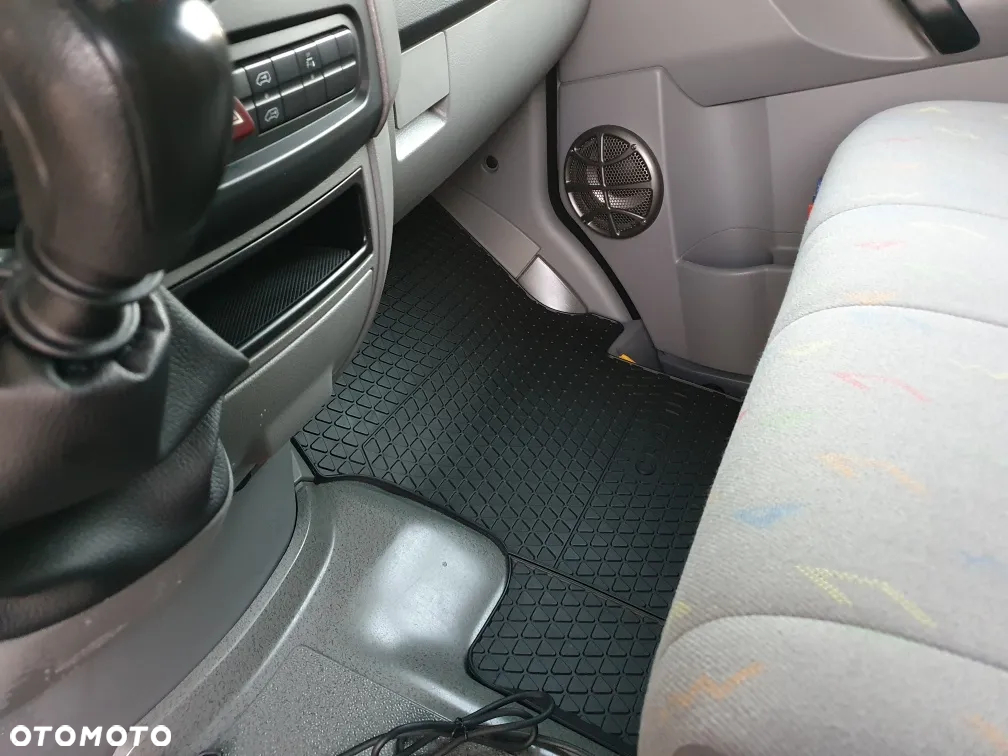Volkswagen CRAFTER  2,5 TDI - 2