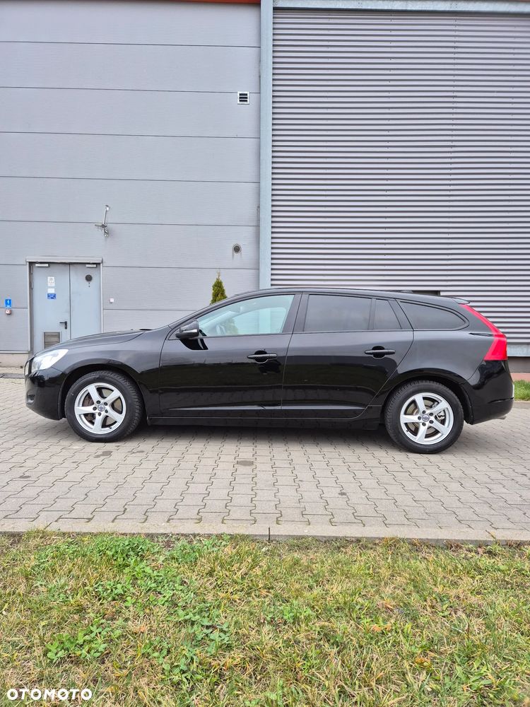 Volvo V60 D5 Momentum - 2