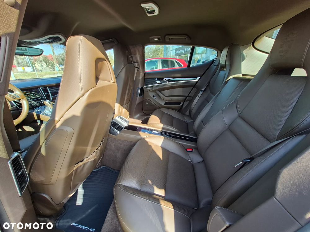 Porsche Panamera 4 Edition - 15