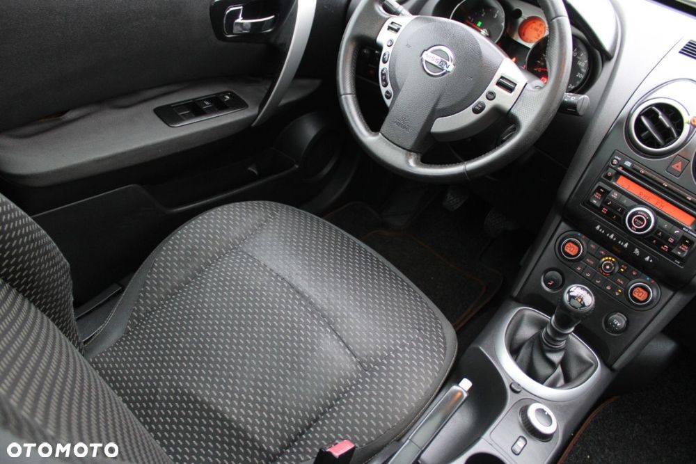 Nissan Qashqai 2.0 dCi 4 x 4 DPF tekna - 34