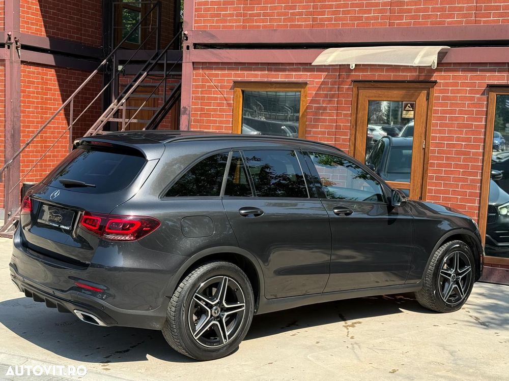 Mercedes-Benz GLC - 33