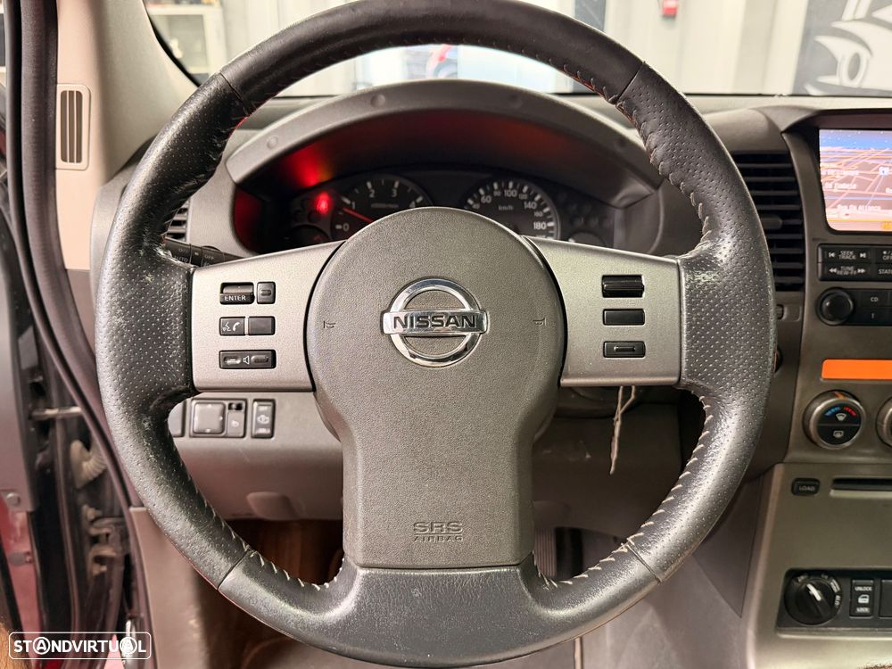 Nissan Navara 2.5 dCi CD LE Premium AT - 26