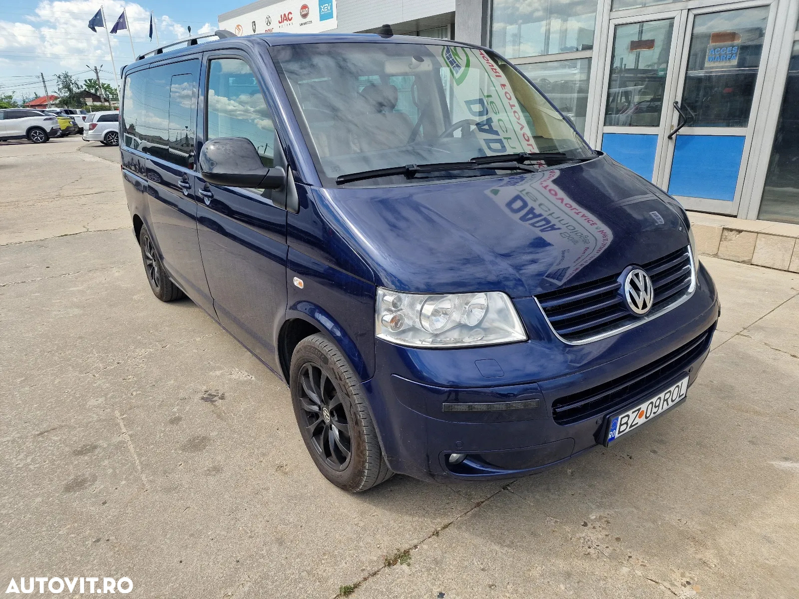 Volkswagen Multivan - 2