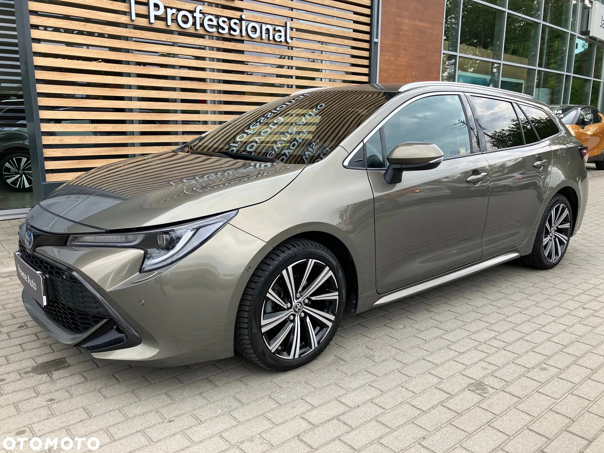 Toyota Corolla 1.8 Hybrid Comfort - 2