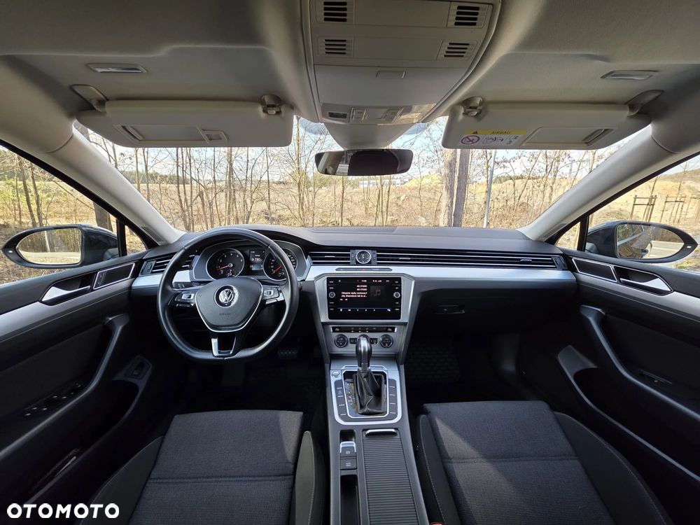 Volkswagen Passat - 8