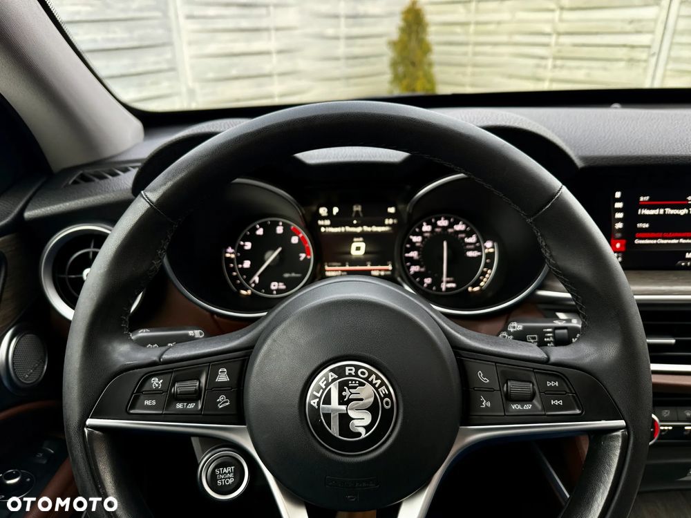 Alfa Romeo Stelvio 2.0 Turbo 16V AT8-Q4 Veloce Ti - 10