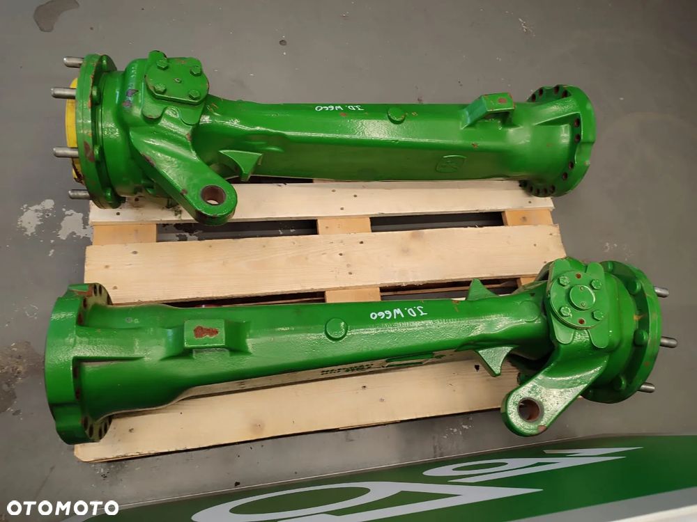 Zwolnica AXE41861 Zwrotnica Piasta 700/509 John Deere W660 - 6